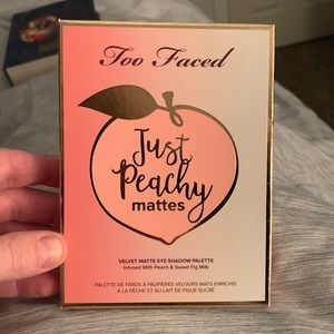 Too Faced Just Peachy Mattes Velvet Matte Eye Shadow Palette